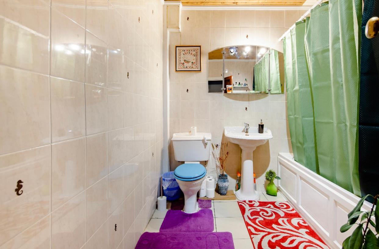 House 220 Hotel Лондон Екстериор снимка