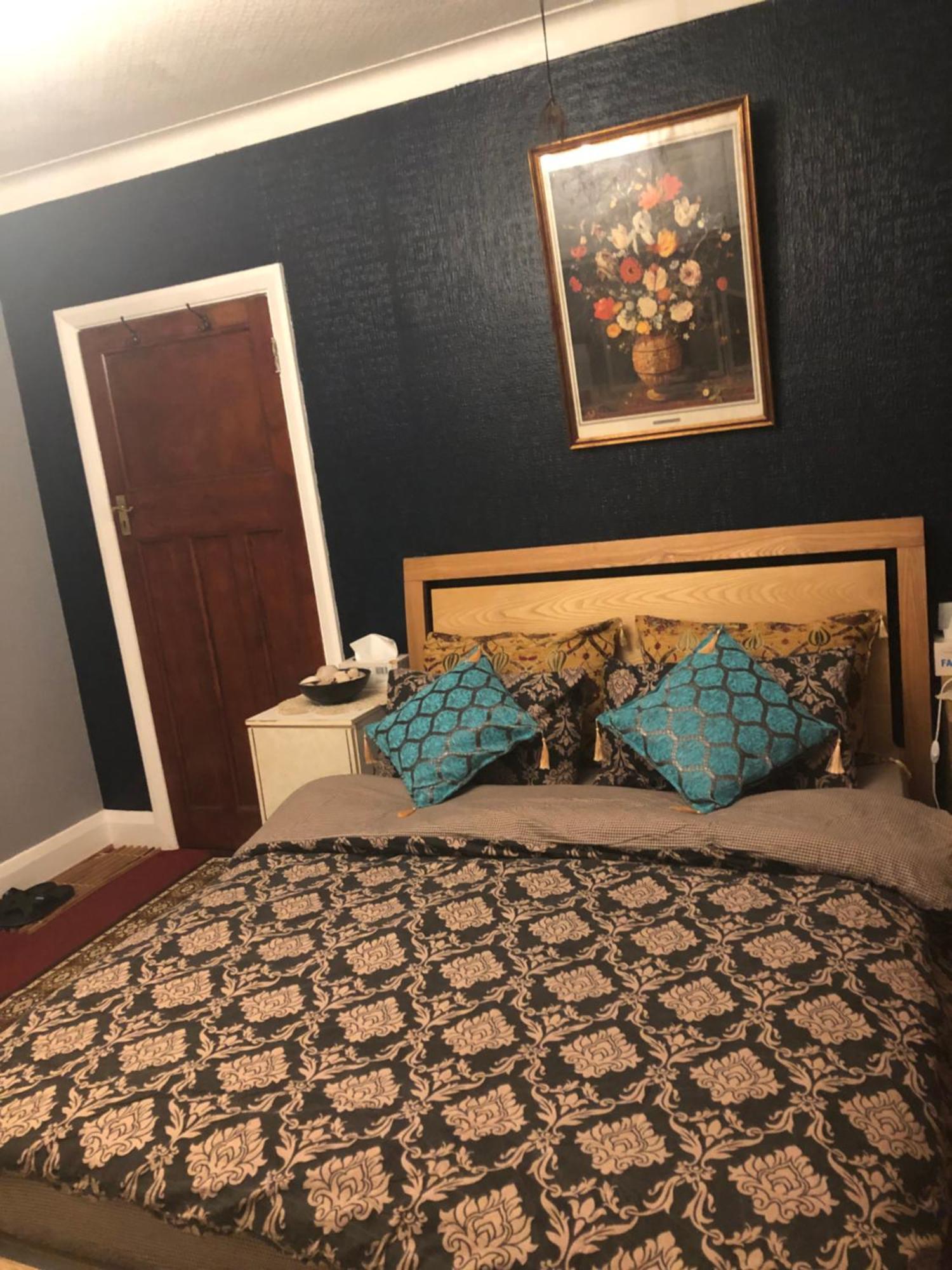 House 220 Hotel Лондон Екстериор снимка