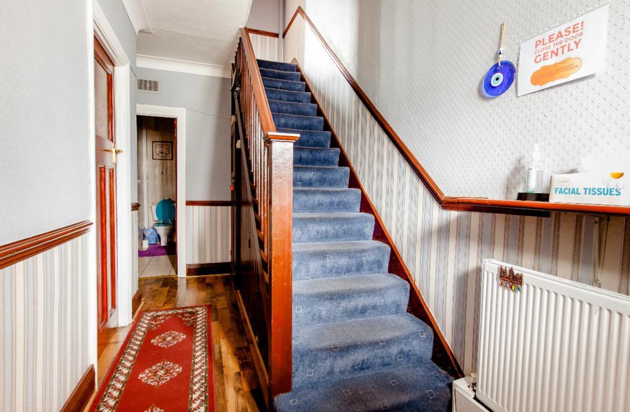 House 220 Hotel Лондон Екстериор снимка